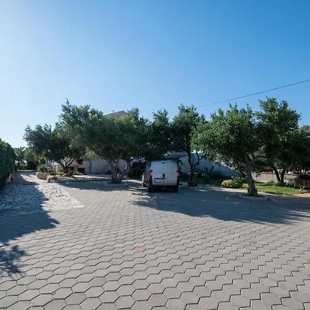 With A Parking Space Povljana, Pag - 6298 波弗加纳
