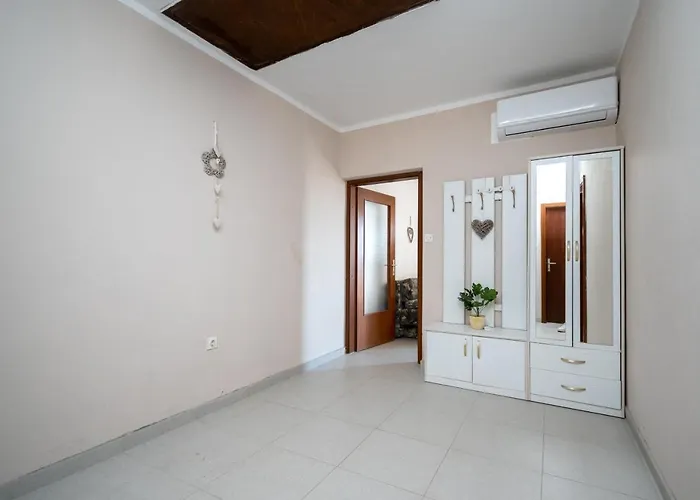 With Parking Space Povljana, Pag - 6298 Апартаменты